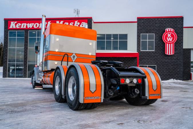 W900 - Édition Spéciale