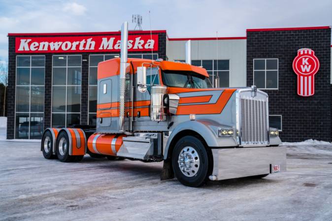 W900 - Édition Spéciale