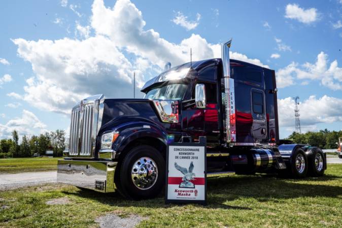 W990 - Édition Spéciale