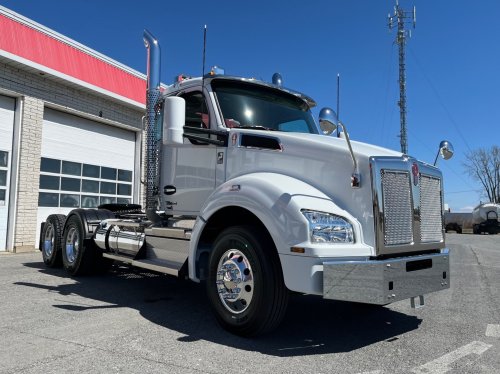 LOCATION KENWORTH T880 2024 CABINE DE JOUR
