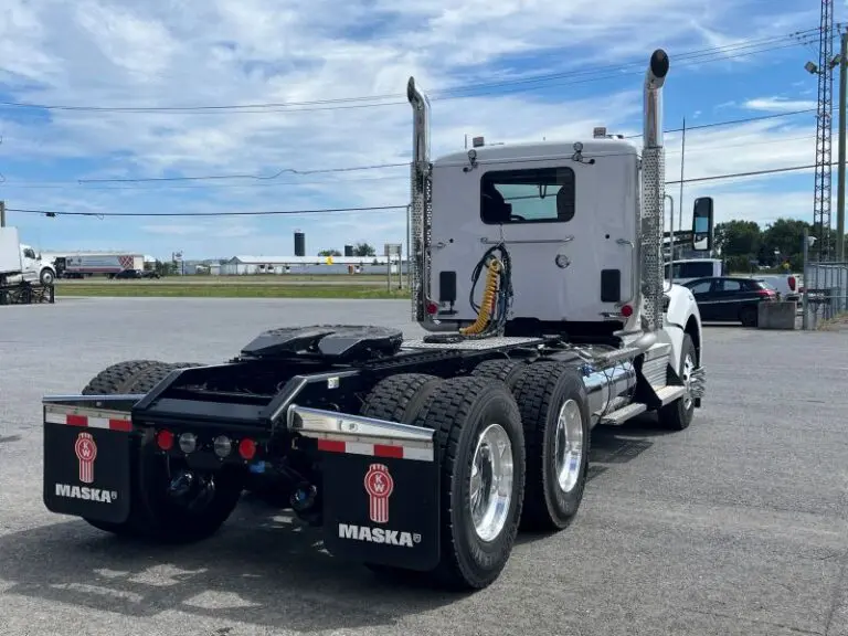 Derrière Angle Droit