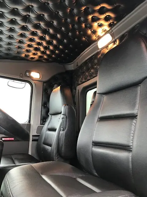NF981541_Interieur